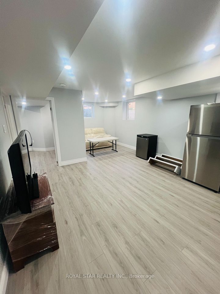 Detached at 121 Bonnieglen Farm Boulevard Basement, Caledon, ON L7C 4B8, Caledon