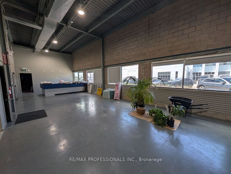 1571 The Queensway Avenue D, Toronto, ON M8Z 1T8