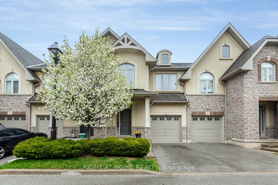 Att/Row/Townhouse at 5056 New Street 5, Burlington, ON L7L 1V1, Burlington