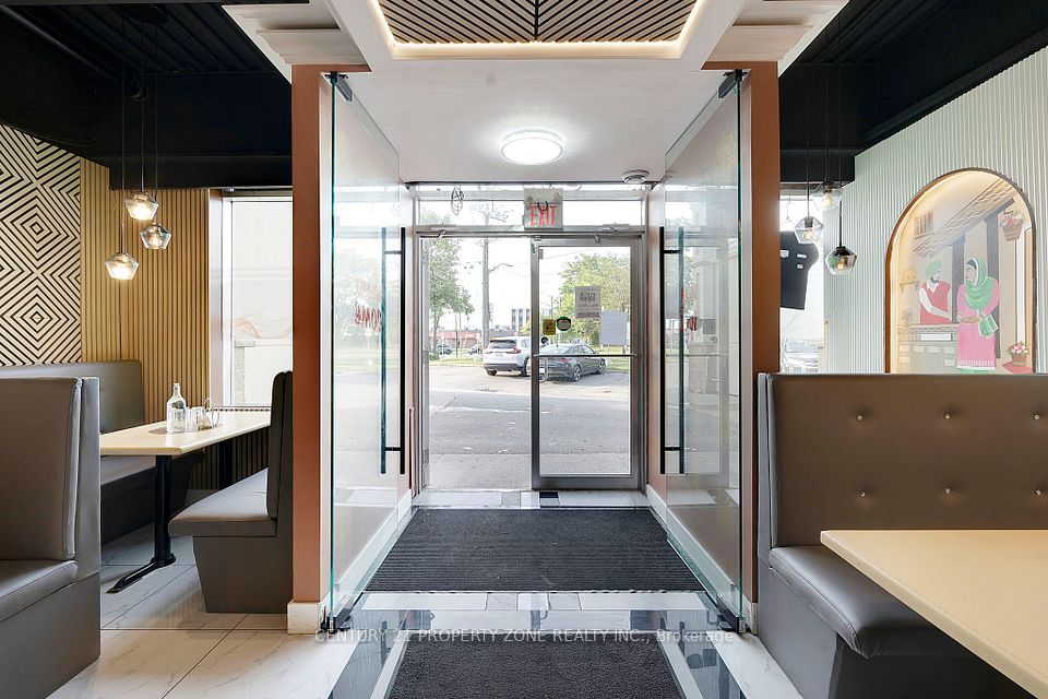 1770 Albion Road 43, Toronto, ON M9V 1C2