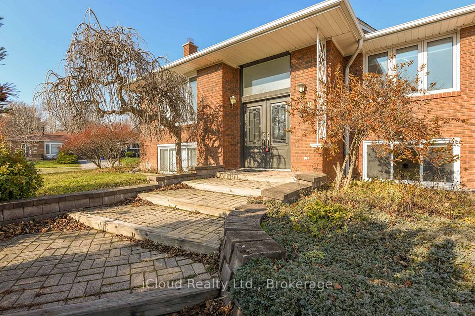 Detached at 2101 Parkway Drive, Burlington, ON L7P 1S5, Burlington