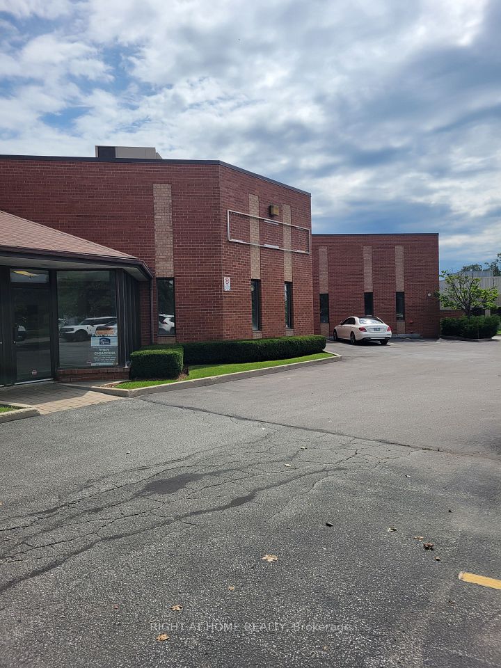 2416 Wyecroft Road 4, Oakville, ON L6L 6M6