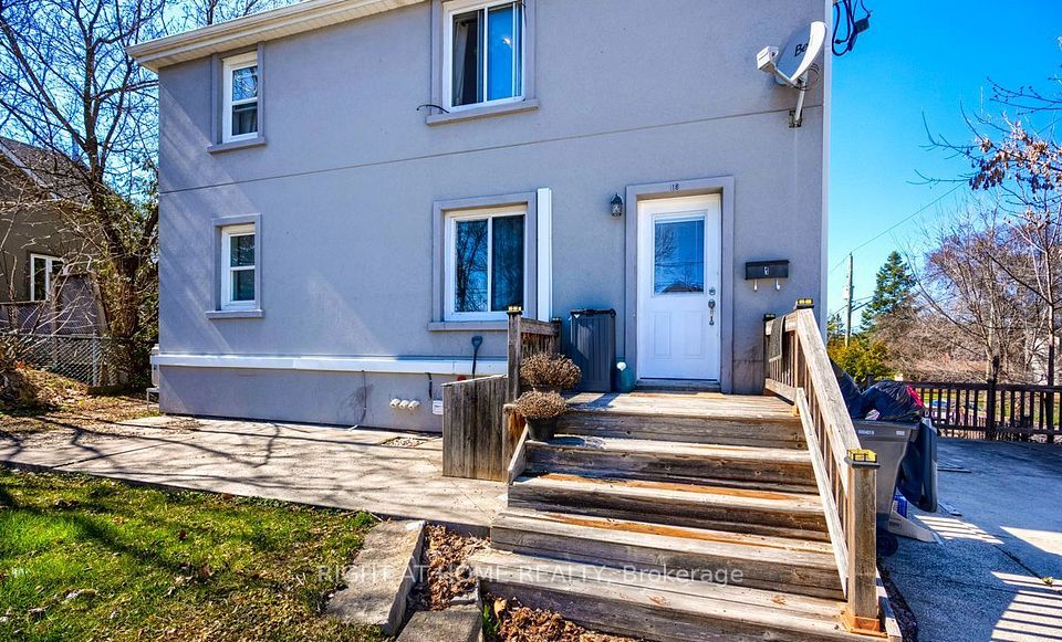 Detached at 18 Ewing Street 1, Halton Hills, ON L7G 2P7, Halton Hills