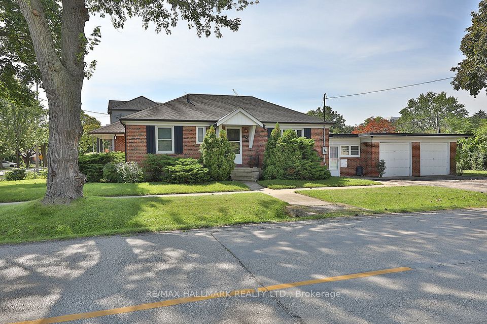 55 Athol Avenue, Toronto, ON M8Z 2A6 at 55 Athol Avenue, Toronto, ON M8Z 2A6, Toronto W07, ON, M8Z 2A6