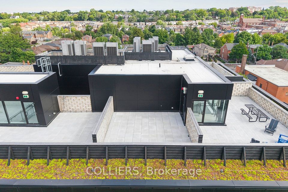 300 Geary Avenue 401, Toronto, ON M6H 5C5