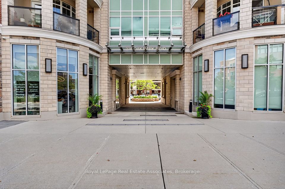216 Oak Park Boulevard 214, Oakville, ON L6H 7S8 at 216 Oak Park Boulevard 214, Oakville, ON L6H 7S8, Oakville, ON, L6H 7S8