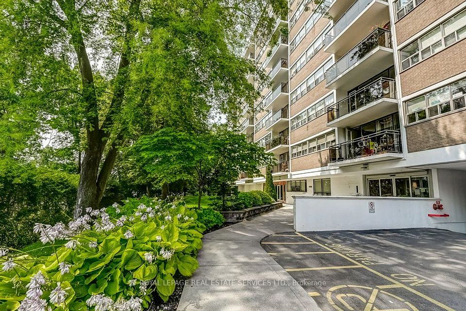 212 Kerr Street 404, Oakville, ON L6K 3B1 at 212 Kerr Street 404, Oakville, ON L6K 3B1, Oakville, ON, L6K 3B1