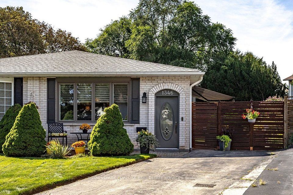 Semi-Detached at 1346 Roylen Road, Oakville, ON L6H 1V4, Oakville