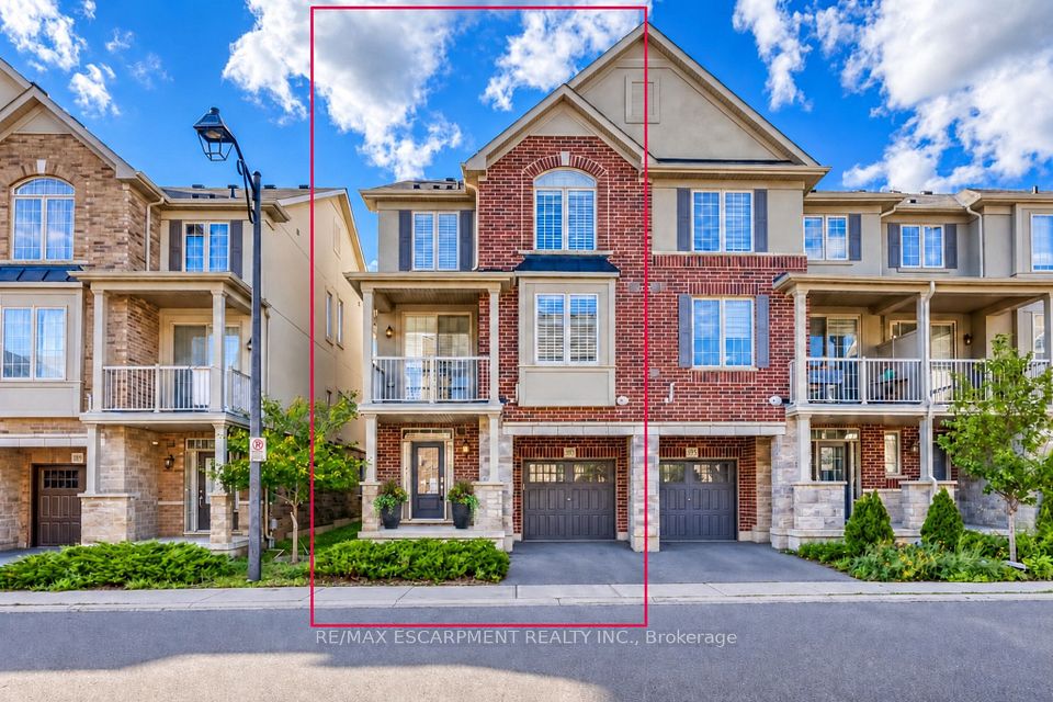 393 Grantham Common, Oakville, ON L6H 7E3 at 393 Grantham Common, Oakville, ON L6H 7E3, Oakville, ON, L6H 7E3