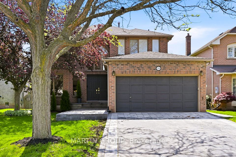 376 Carrier Lane, Oakville, ON L6H 5E9 at 376 Carrier Lane, Oakville, ON L6H 5E9, Oakville, ON, L6H 5E9