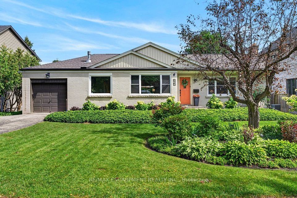 825 King Road, Burlington, ON L7T 3K8 at 825 King Road, Burlington, ON L7T 3K8, Burlington, ON, L7T 3K8