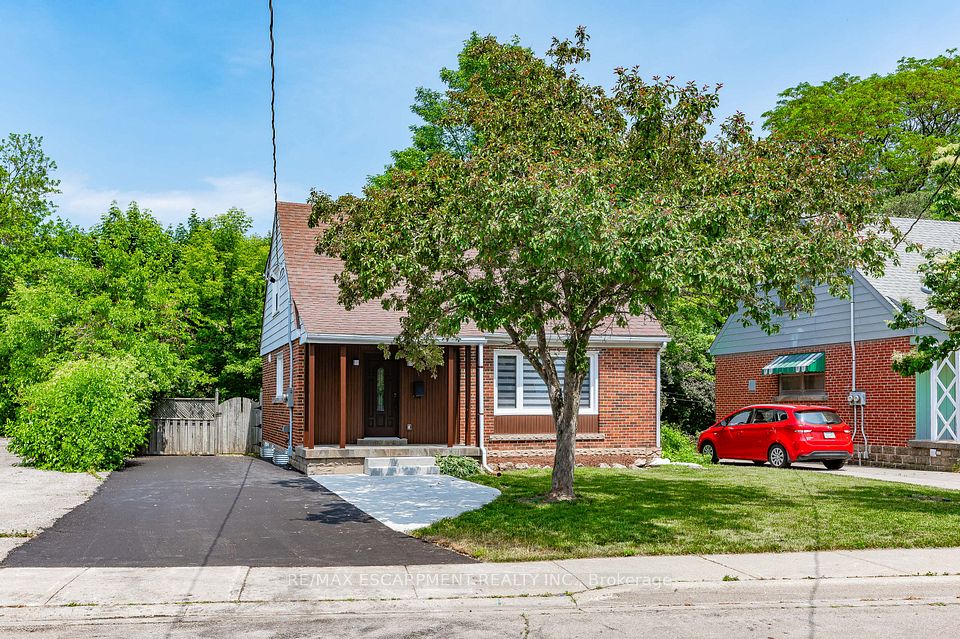 Detached at 723 Hager Avenue, Burlington, ON L7S 1R2, Burlington