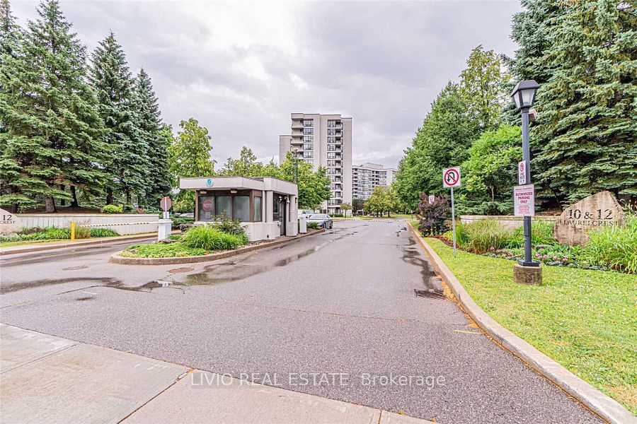 Condo Apartment at 10 Laurelcrest Street 310, Brampton, ON L6S 5Y3, Brampton