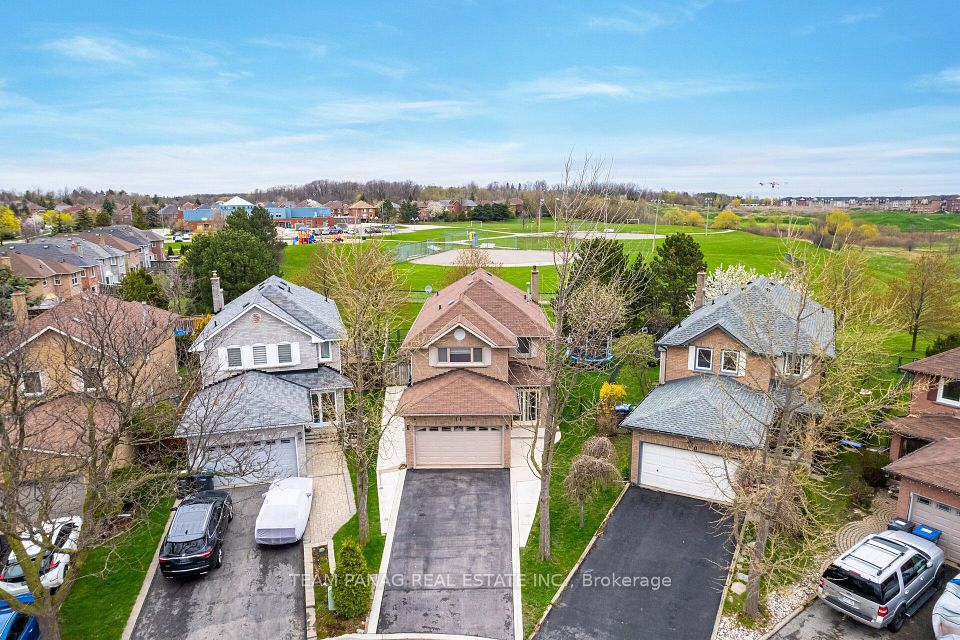 8 Drayglass Court, Brampton, ON L6Z 4E9 at 8 Drayglass Court, Brampton, ON L6Z 4E9, Brampton, ON, L6Z 4E9