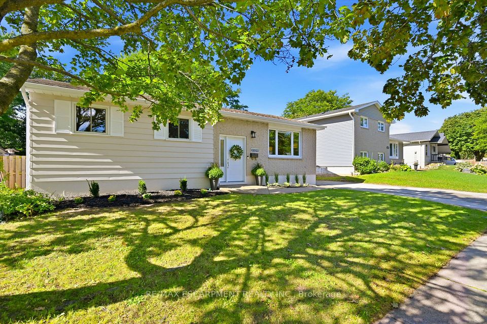 2120 Cavendish Drive, Burlington, ON L7P 1Z3 at 2120 Cavendish Drive, Burlington, ON L7P 1Z3, Burlington, ON, L7P 1Z3