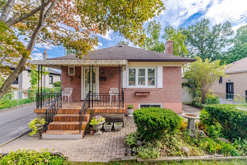 8 Woolton Crescent, Toronto, ON M6M 4K9 at 8 Woolton Crescent, Toronto, ON M6M 4K9, Toronto W04, ON, M6M 4K9