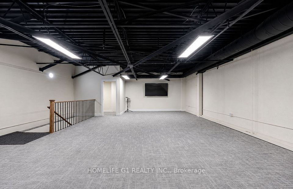 2601 Matheson Boulevard 8, Mississauga, ON L4W 5A8
