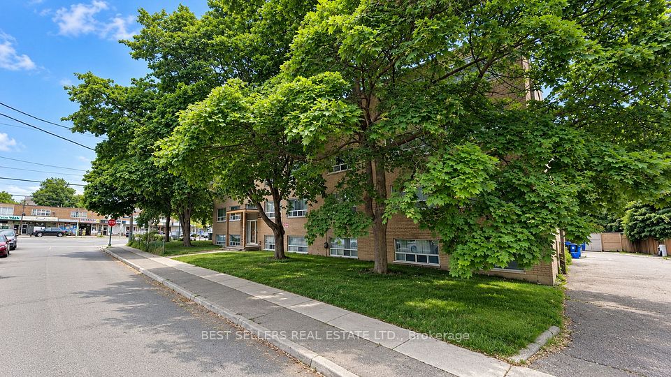 105 Twenty-Fifth Street, Toronto, ON M8V 3P9