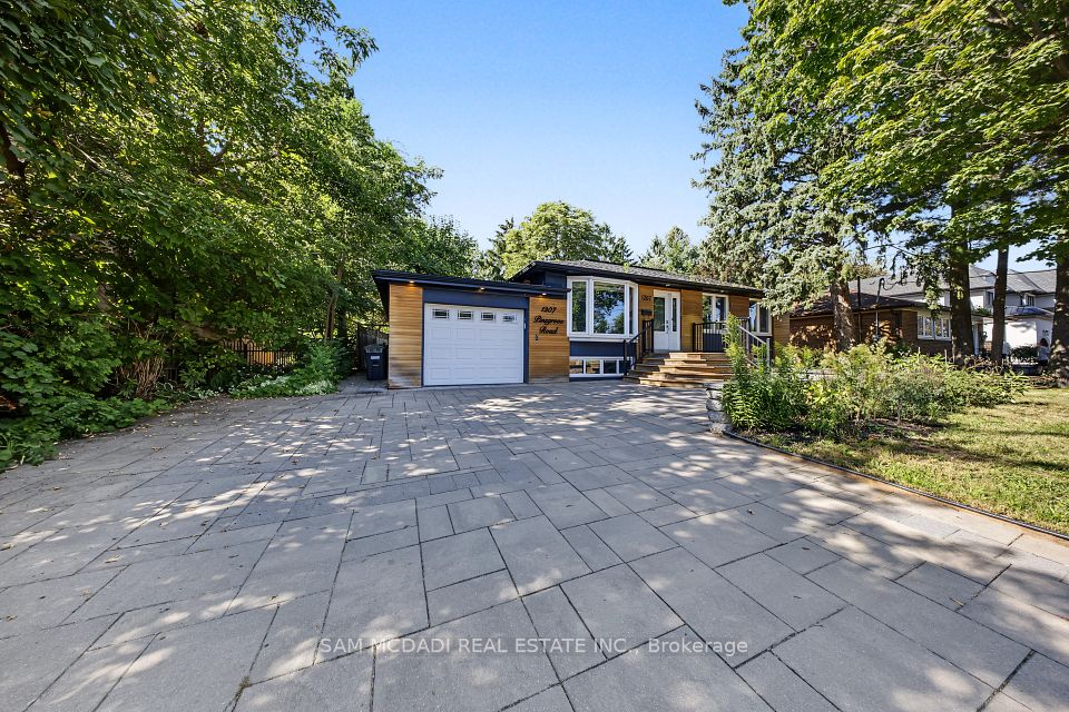 1207 Pinegrove Road, Oakville, ON L6L 2W8 at 1207 Pinegrove Road, Oakville, ON L6L 2W8, Oakville, ON, L6L 2W8