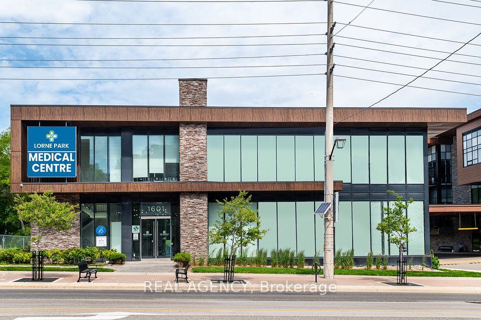 1601 Lakeshore Road W, Mississauga, ON L5J 1J4