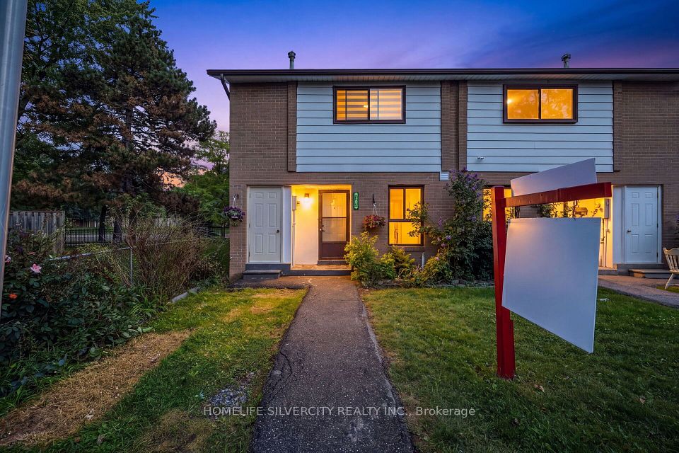157 Fleetwood Crescent, Brampton, ON L6T 2E6 at 157 Fleetwood Crescent, Brampton, ON L6T 2E6, Brampton, ON, L6T 2E6