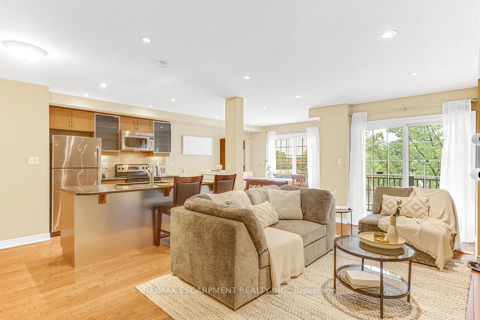 Att/Row/Townhouse at 628 Brain Common, Burlington, ON L7L 0E3, Burlington