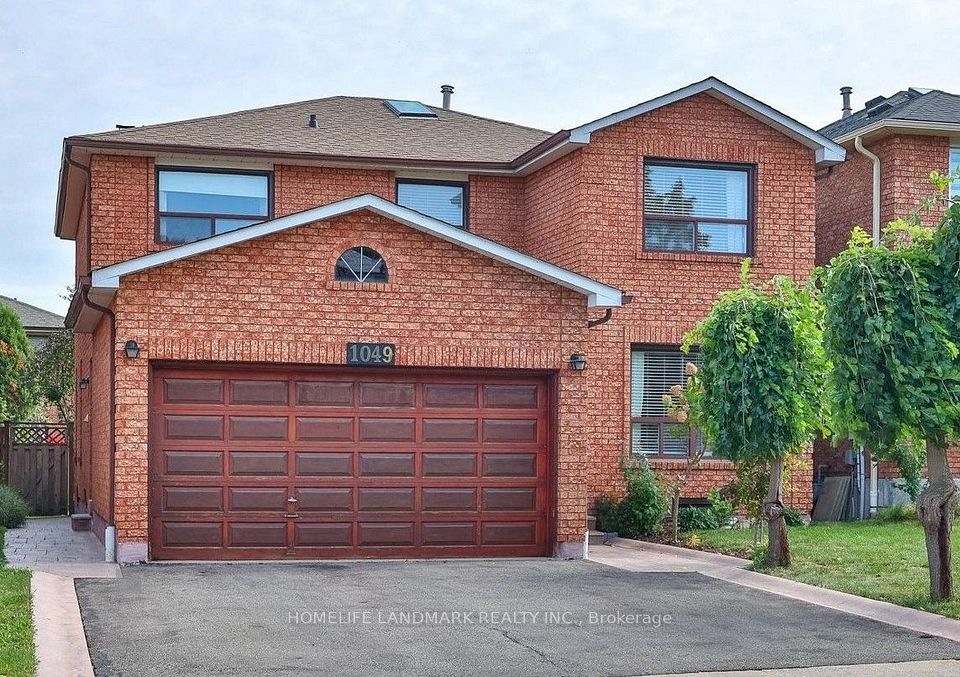 Detached at 1049 Wetherby Lane E, Mississauga, ON L4W 4R9, Mississauga