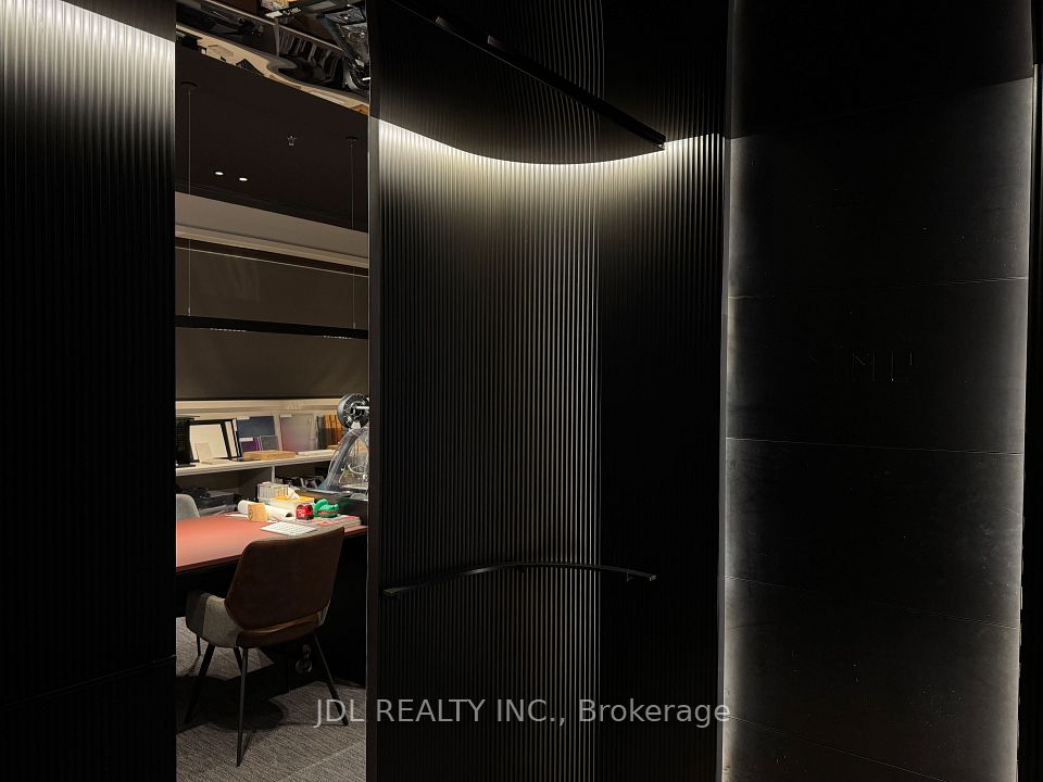 185 Bridgeland Avenue, Toronto, ON M6A 1Y7