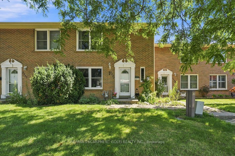 Condo Townhouse at 2277 Mountain Grove Avenue 39, Burlington, ON L7P 2H8, Burlington