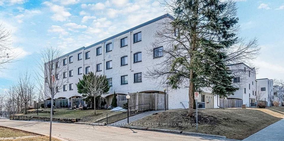 Condo Townhouse at 1066 FALGARWOOD Drive 165, Oakville, ON L6H 2P3, Oakville