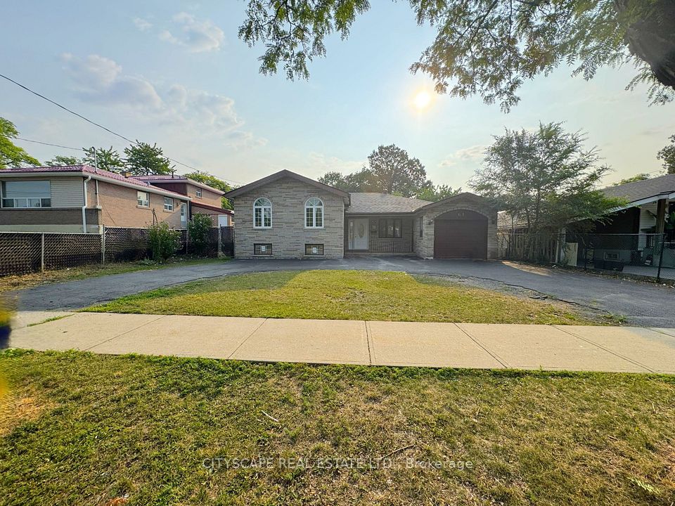 61 Bloomington Crescent, Toronto, ON M3N 1R2 at 61 Bloomington Crescent, Toronto, ON M3N 1R2, Toronto W05, ON, M3N 1R2