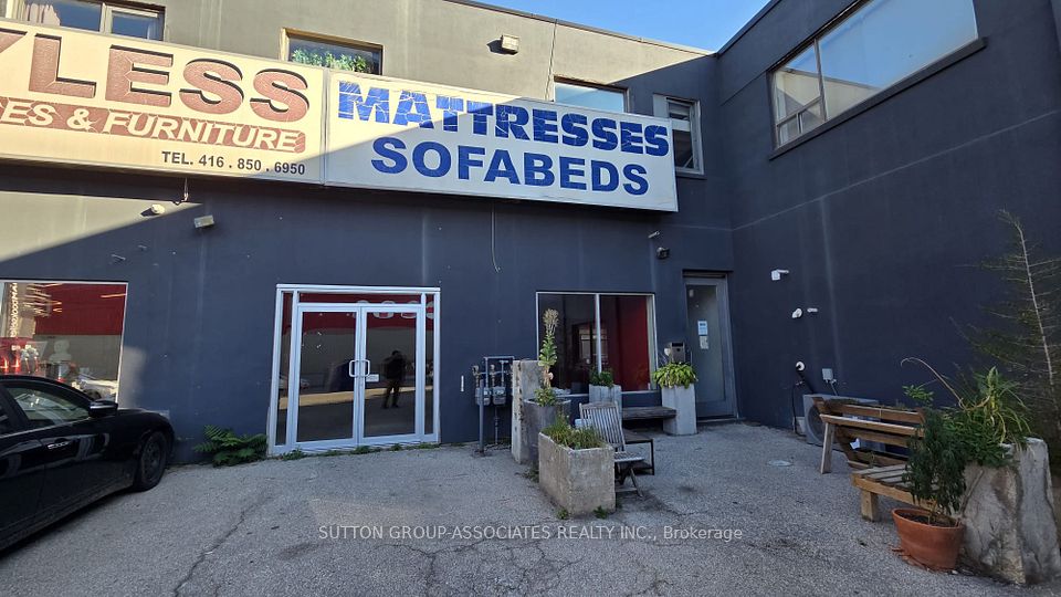 262 Geary Avenue Storefront, Toronto, ON M6H 2C5
