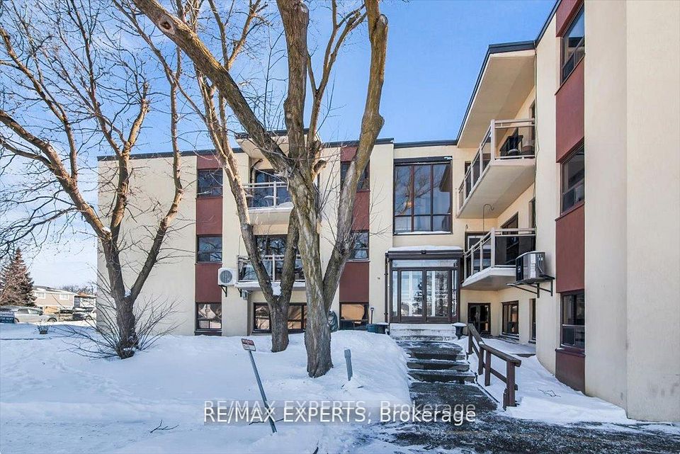 Multiplex at 16 William Street 104, Caledon, ON L7E 4V2, Caledon