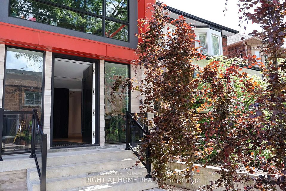 218 Jane Street Main Floor, Toronto, ON M6S 3Y9