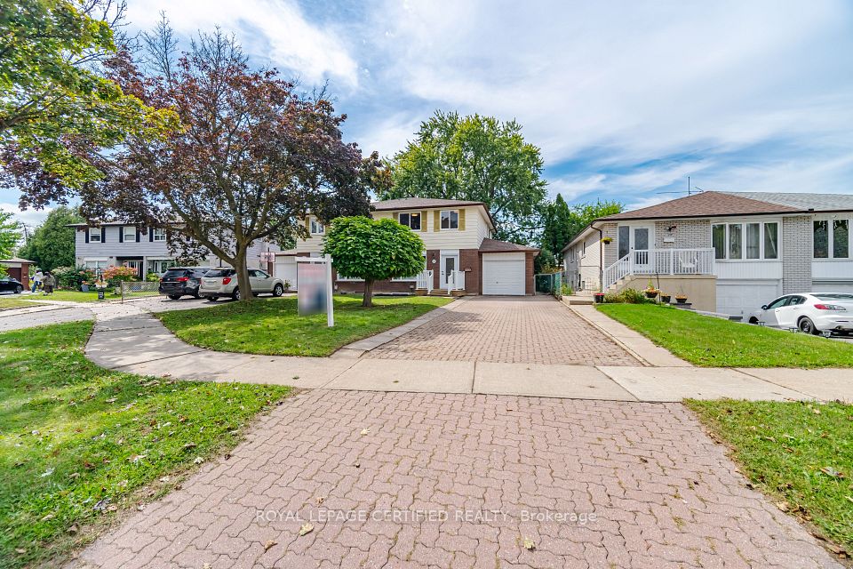 3390 Frobex Court, Mississauga, ON L5C 2B5 at 3390 Frobex Court, Mississauga, ON L5C 2B5, Mississauga, ON, L5C 2B5