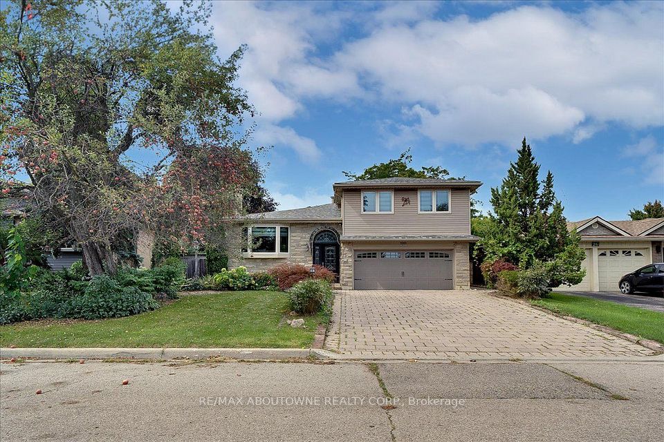 24 Golf View Drive, Brampton, ON L6W 1A5 at 24 Golf View Drive, Brampton, ON L6W 1A5, Brampton, ON, L6W 1A5