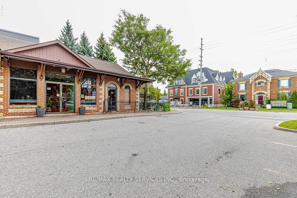 63 Queen Street S, Mississauga, ON L5M 3S9
