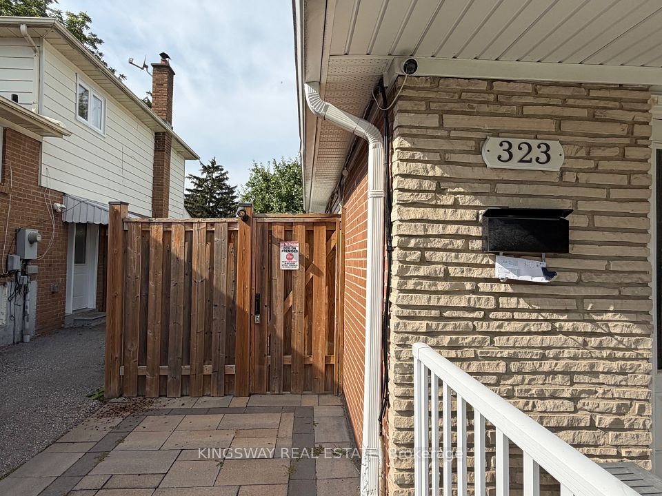 Semi-Detached  at 323 Montego Rd. Road Lower Level, Mississauga, ON L5B 1C6, Mississauga