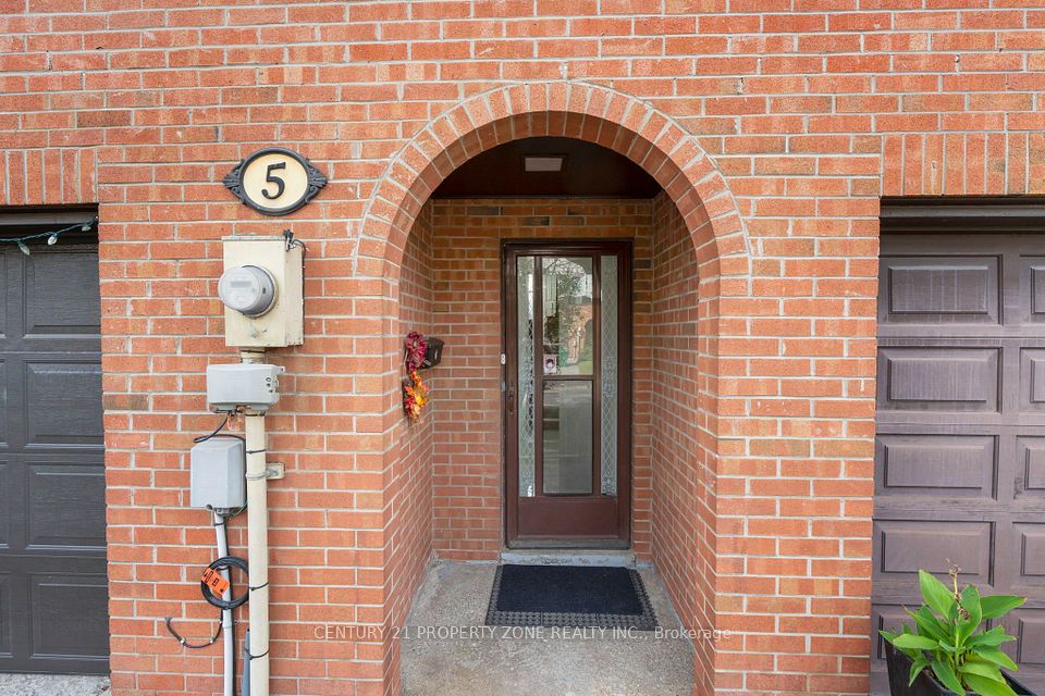 5 Briar Path, Brampton, ON L6T 2A2 at 5 Briar Path, Brampton, ON L6T 2A2, Brampton, ON, L6T 2A2