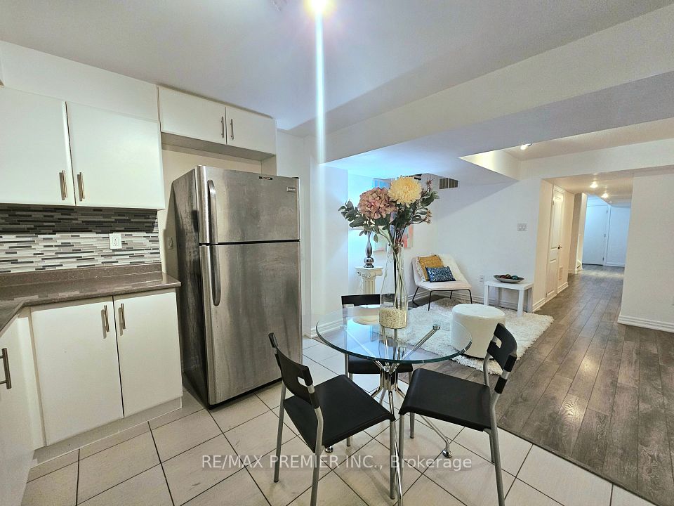 Semi-Detached  at 3900 Arvona Place Bsmt, Mississauga, ON L5M 0Y5, Mississauga