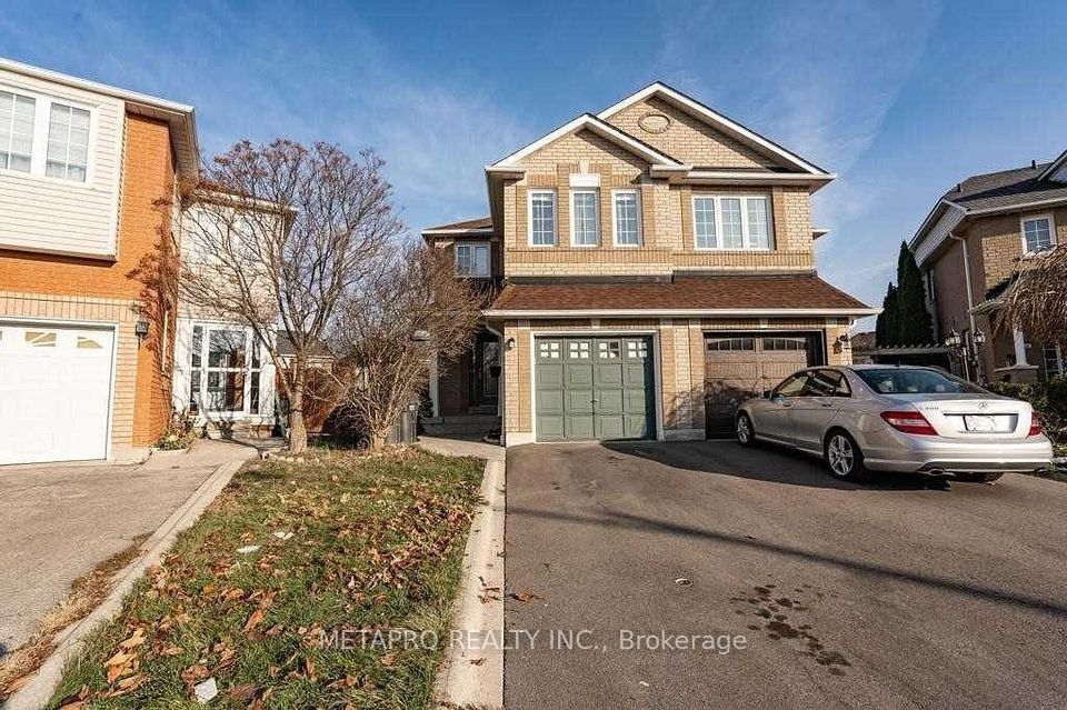 Semi-Detached  at 1311 Whiffletree Court, Mississauga, ON L5N 7R1, Mississauga