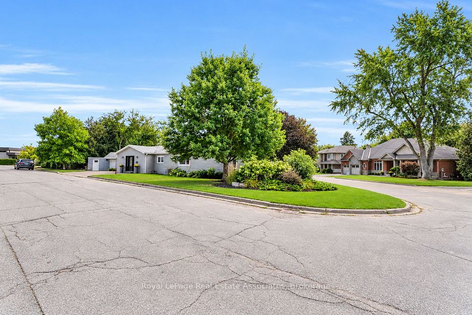 11 Churchill Crescent, Halton Hills, ON L7G 2M8 at 11 Churchill Crescent, Halton Hills, ON L7G 2M8, Halton Hills, ON, L7G 2M8