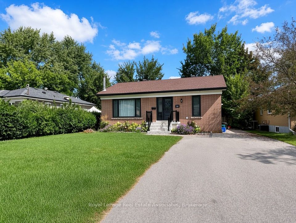 Detached at 10 Elizabeth Street, Halton Hills, ON L7G 3K2, Halton Hills