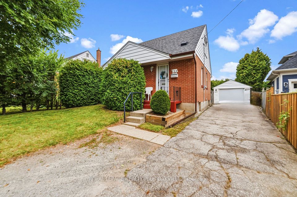 243 Jennings Crescent, Oakville, ON L6L 1W2 at 243 Jennings Crescent, Oakville, ON L6L 1W2, Oakville, ON, L6L 1W2