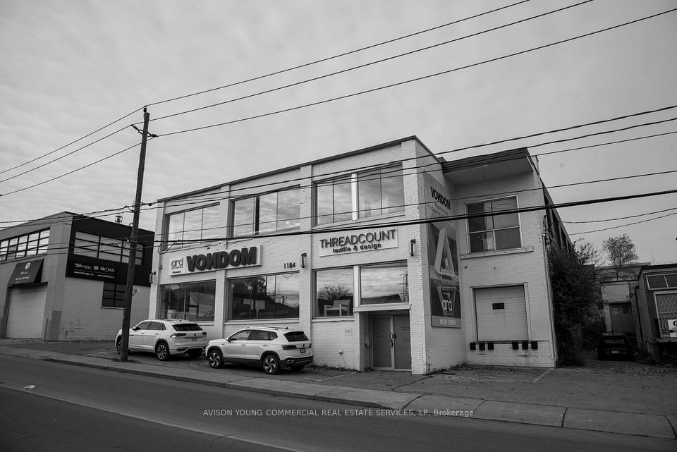 1184 Castlefield Avenue, Toronto, ON M6B 1G1