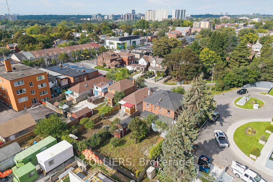 1* Oxford Drive, Toronto, ON M6M 4S8