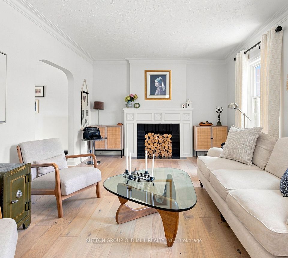 10 Queens Avenue, Toronto, ON M8V 2N1 at 10 Queens Avenue, Toronto, ON M8V 2N1, Toronto W06, ON, M8V 2N1