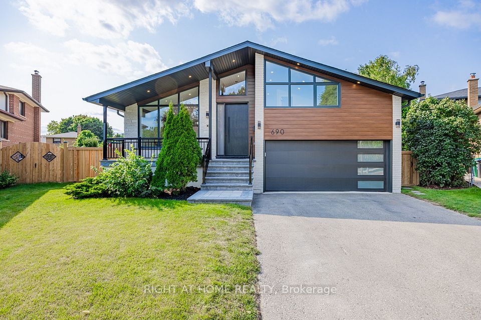 690 Hillman Crescent, Mississauga, ON L4Y 2H9 at 690 Hillman Crescent, Mississauga, ON L4Y 2H9, Mississauga, ON, L4Y 2H9