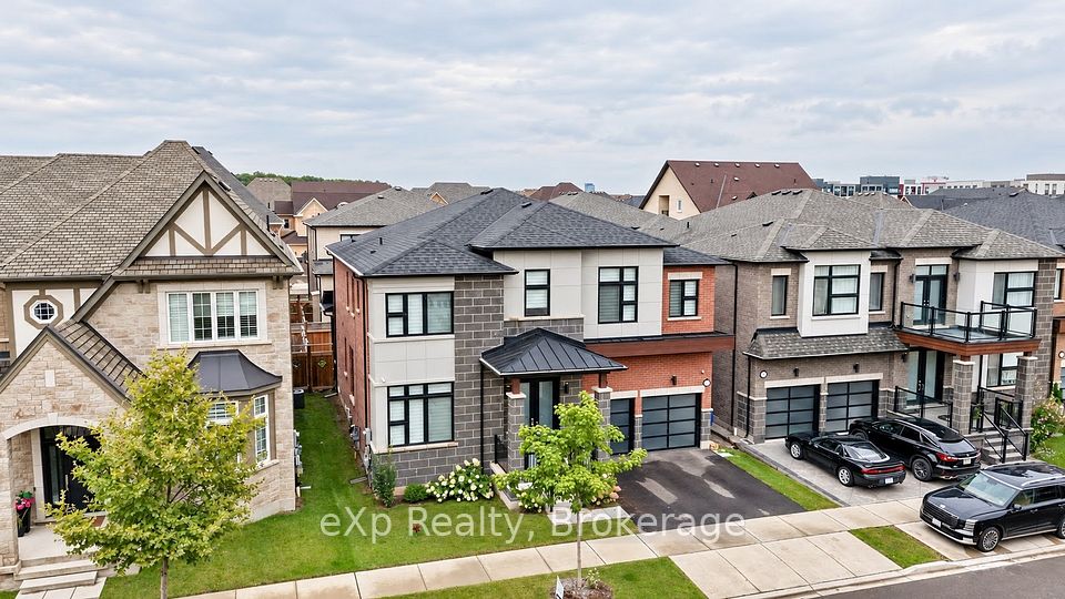 Detached at 3313 Sunningdale Gardens, Oakville, ON L6M 5K5, Oakville
