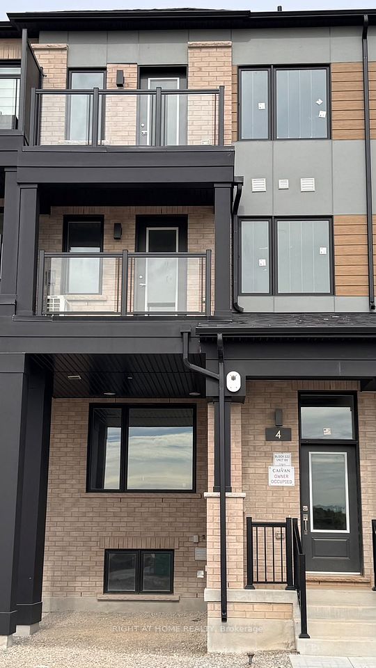 Att/Row/Townhouse at 4 Twinflower Way, Brampton, ON L7A 5N1, Brampton